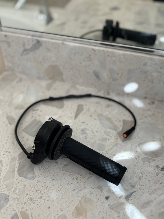 (PREORDER)Super 73 Plug and Play Surron Throttle